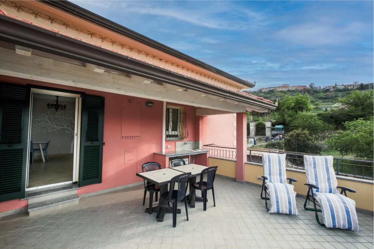 La Quercia Casa Vacanza Imperia Luaran gambar
